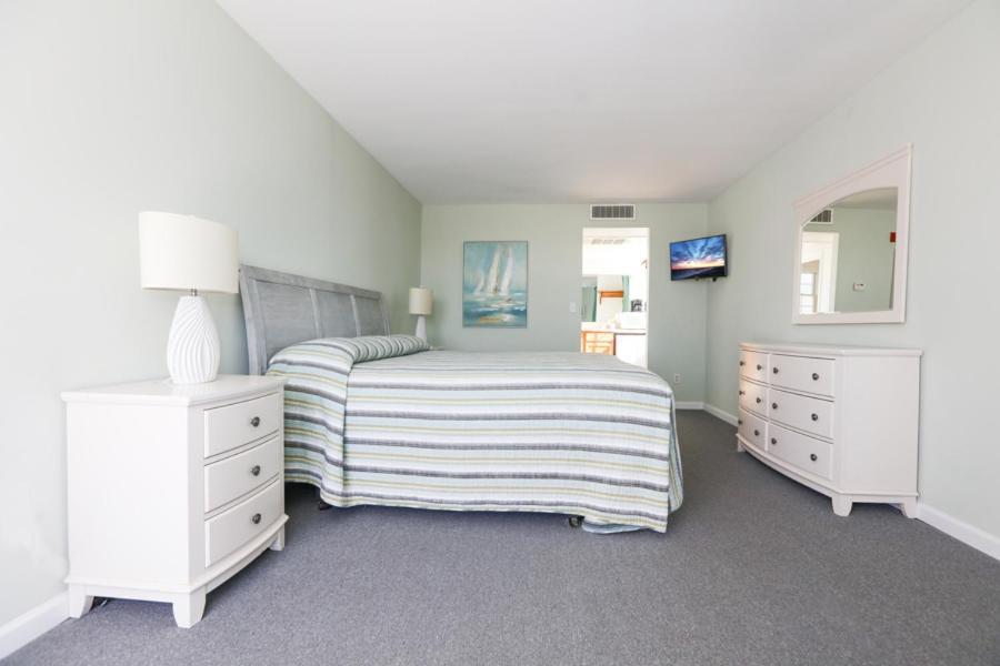 Deluxe King Room Ocean View