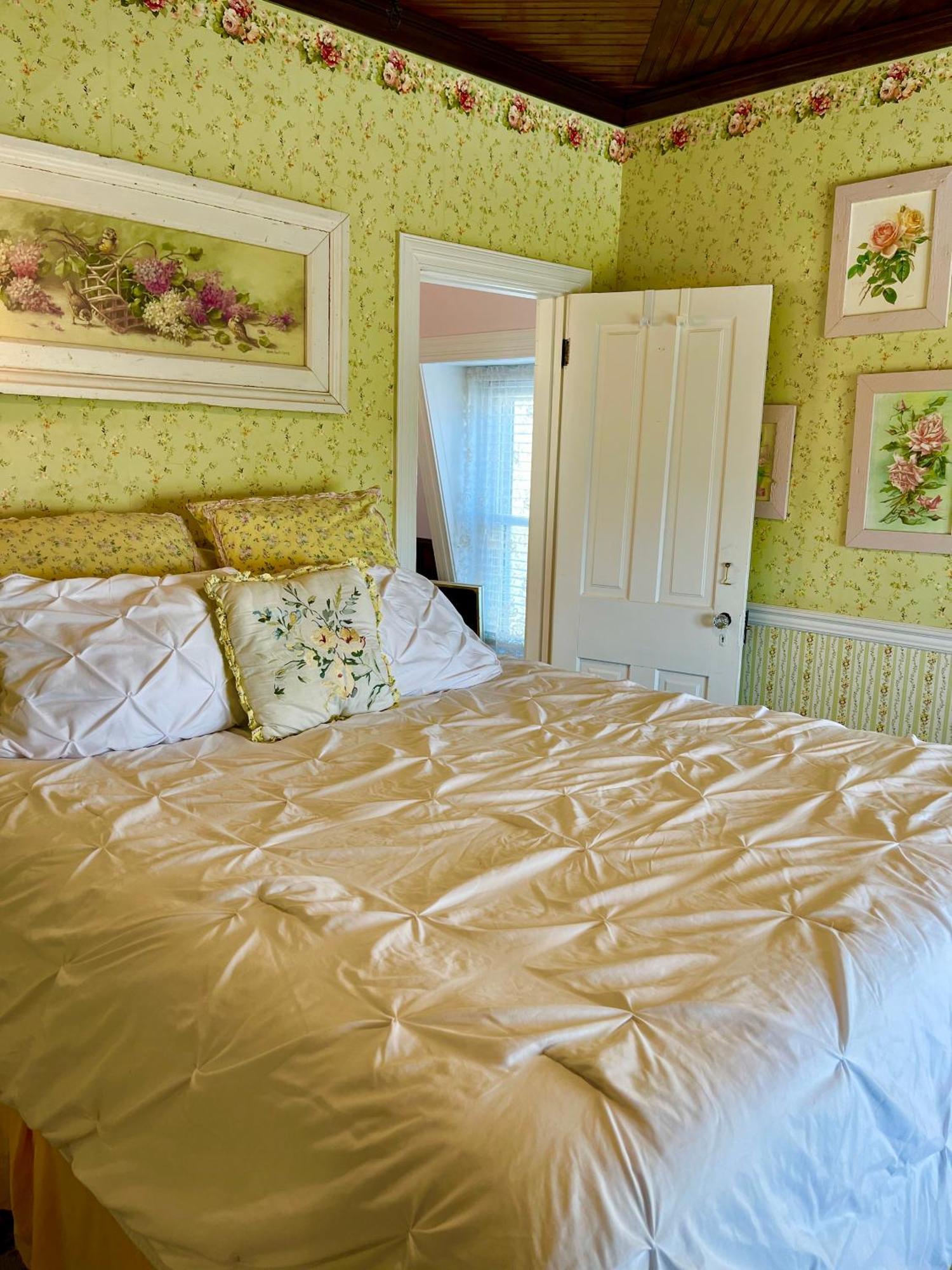 Ocean View Queen Room
