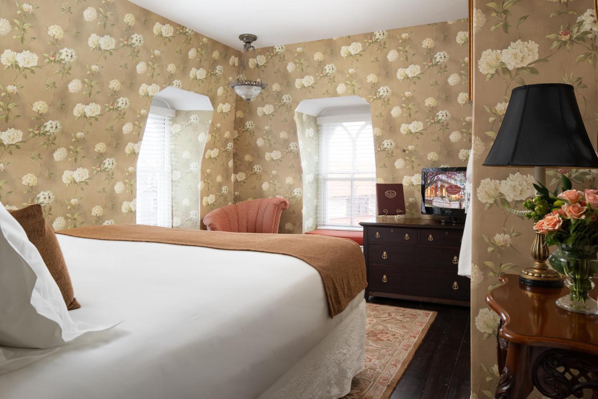 Deluxe King Suite