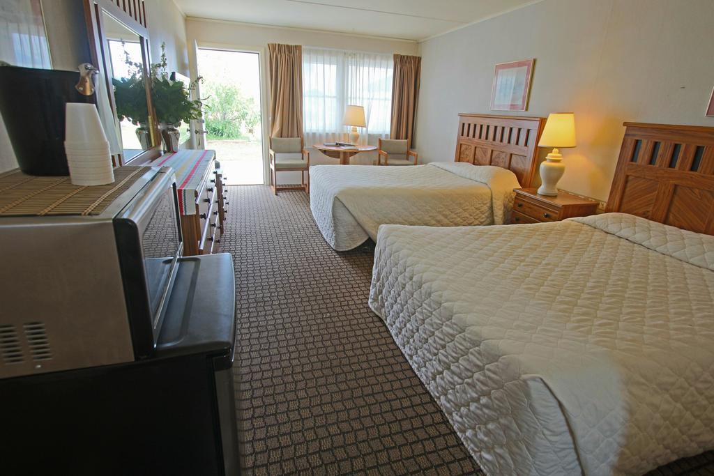 Queen Room Two Queen Beds Ocean View