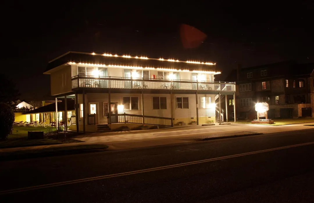 The Buckingham Motel Adults Only-1