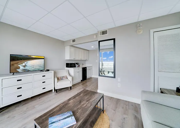 Cape May HotelsMontreal Beach Resort